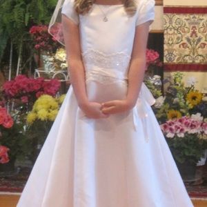 Girls size 7 Us Angels Communion Dress with Veil